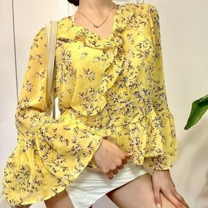 Floral Blouse with Bell Sleeves Yellow Size Medium